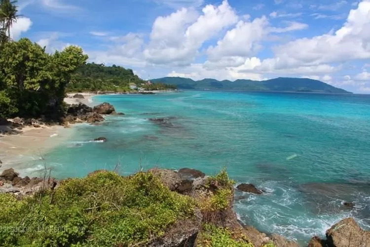 Keindahan Pantai Carolina Yang Dulu Sepi Sekarang Jadi Tempat Favorit