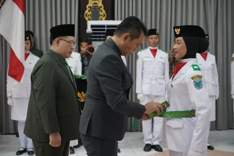 Bupati Batang Hari Muhammad Fadhil Arief Kukuhkan Paskibraka