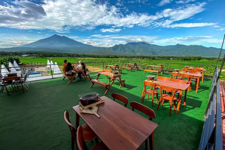 View Gunung Merbabu Menit Dari Exit Tol Banyoe Angkringan Jadi