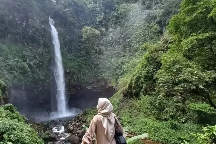 Surga Tersembunyi Di Banyumas Air Terjun Yang Menakjubkan Indotren