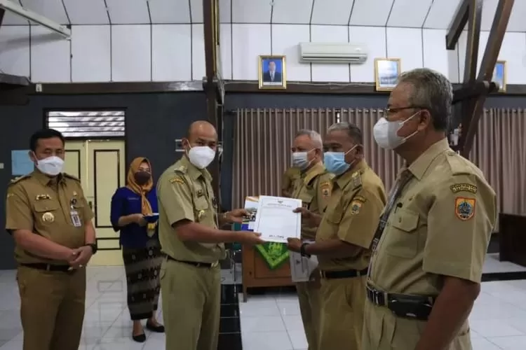 NOMINALNYA GEDE GEDE BERIKUT TABEL TERLENGKAP GAJI PENSIUNAN PNS