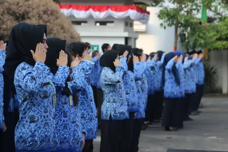 Uu Asn Sudah Diteken Jokowi Tenaga Honorer Siap Siap Dapat Gaji Pns