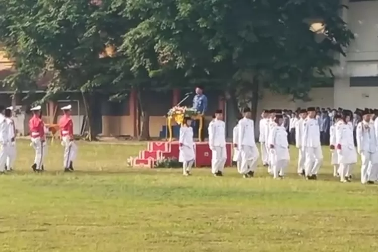 Dua Smk Negeri Di Yogyakarta Upacara Hari Pendidikan Nasional Bersama