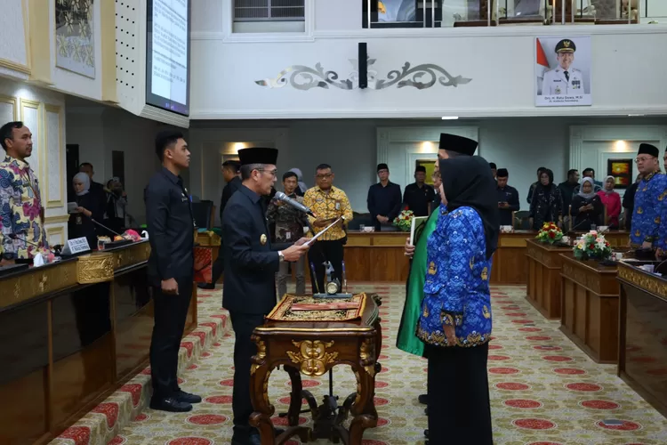 Pelantikan 54 PPPK Pemkot Palembang 2022 Ratu Dewa Ajak Jaga