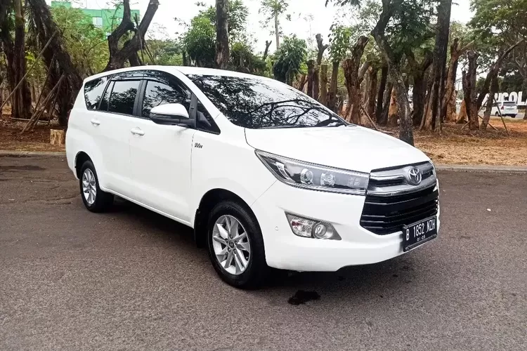 Eksklusif Promo Akhir Tahun Mobil Bekas Toyota Kijang Innova Reborn