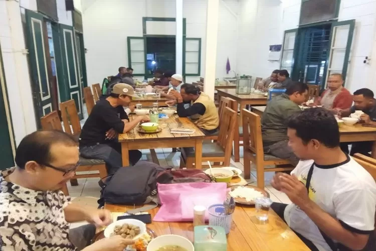 Ini Dia Tempat Makan Legendaris Di Bandung Dijamin Tidak Bakal