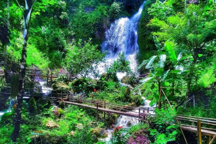 Air Terjun Kembang Soka Destinasi Wisata Asri Dan Cantik Di Kulon