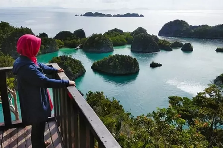 Destinasi Wisata Paling Hits Dan Populer Di Papua Puncak Pianemo