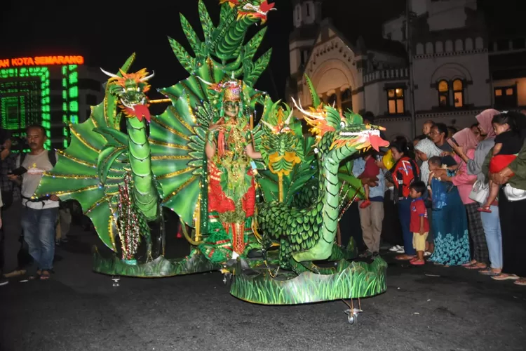 Semarang Night Carnival Digelar Meriah Warga Terhibur Kerlap