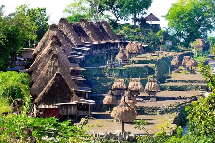 Inilah Peninggalan Sejarah Ntt Yang Jadi Objek Wisata Menarik Kobaran