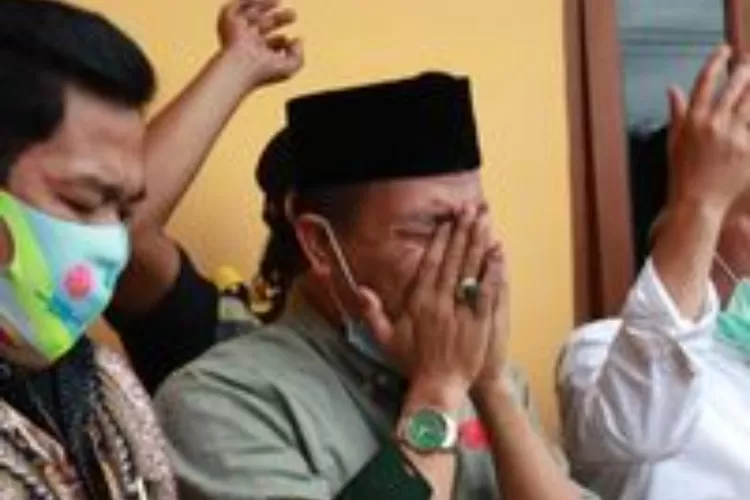 Kesedihan Mendalam Bupati Bandung Dadang Supriatna Kehilangan Sang Guru