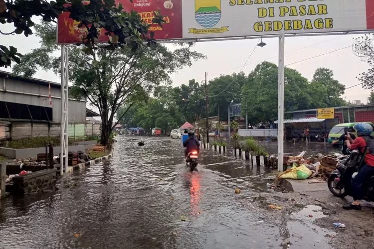 Masalah Pelik Pasar Gedebage Hujan Datang Banjir Menerjang Dan Tak