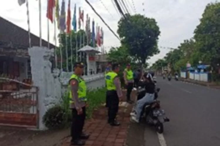 Polda Bali Perketat Pengamanan Di Kantor Bawaslu Hingga Kantor Kpu