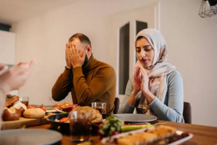 Bolehkah Makan Dan Minum Setelah Imsak Saat Sahur Berpuasa Di Bulan