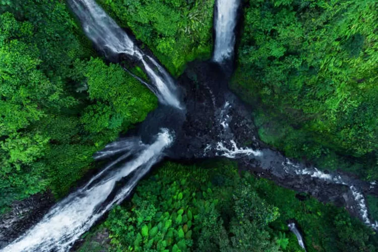 Menikmati Keindahan Air Terjun Sekumpul Bali Wisata Alam Yang Wajib