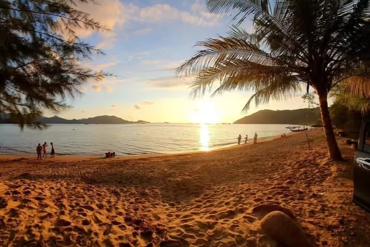 Indahnya Pantai Carolina Tempat Wisata Paling Cantik Di Sumatera Barat