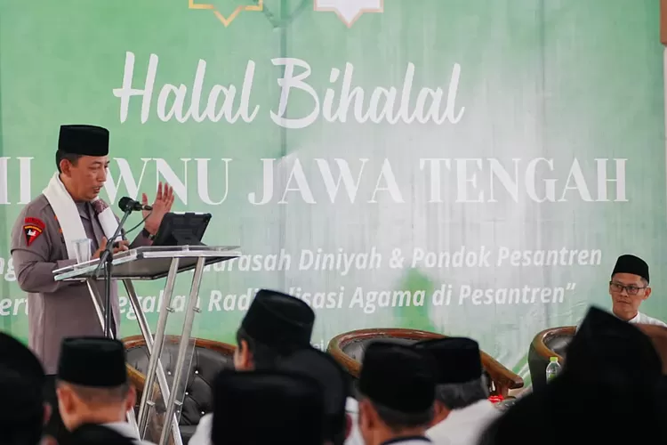 Di Hadapan Santri Kapolri Tekankan Pentingnya Persatuan Dan Kesatuan