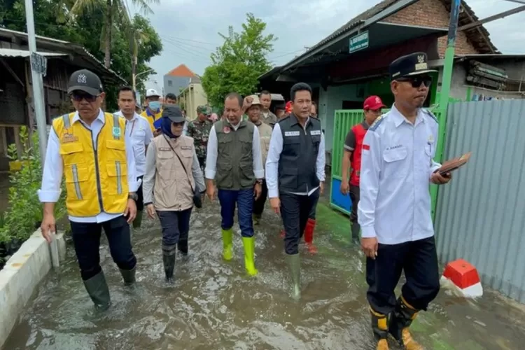 Sidoarjo Dikepung Banjir Terparah Di Waru Wakil Bupati Tinjau Lokasi