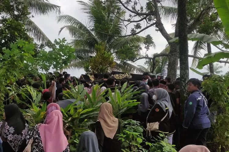 Korban Erupsi Gunung Merapi Muhammad Alfikri Di Makamkan Kisah