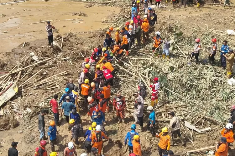 Korban Terakhir Pasca Longsor Di Kasomalang Kab Subang Ditemukan