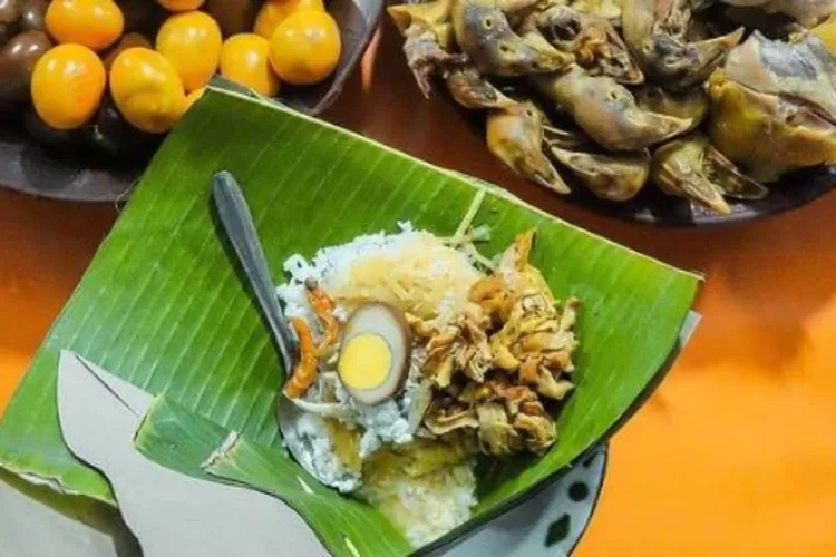 Coba Kuliner Malam Ikon Kota Solo Nasi Liwet Ciri Khas Bumbu Gurih