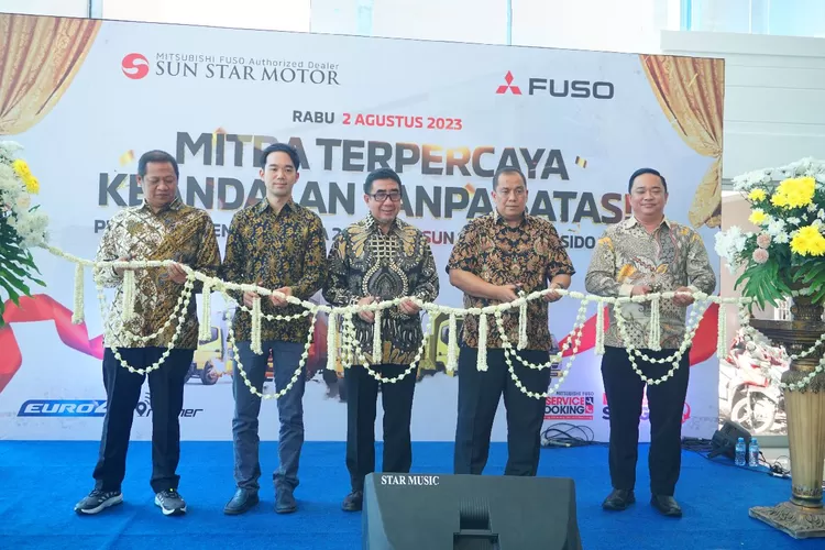 Mitsubishi Fuso Buka Bengkel Siaga 24 Jam Di Sidoarjo Paradigma