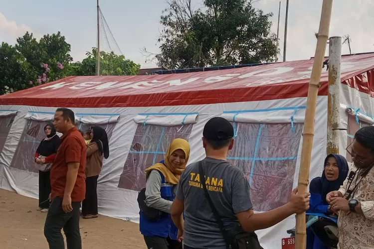 Dinsos Kota Jambi Dirikan Tenda Untuk Korban Kebakaran Di Kawasan Padat