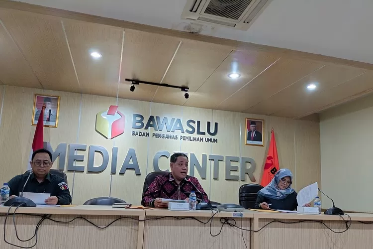 Bawaslu Temukan Ratusan Logistik Pemilu 2024 Rusak Akurat