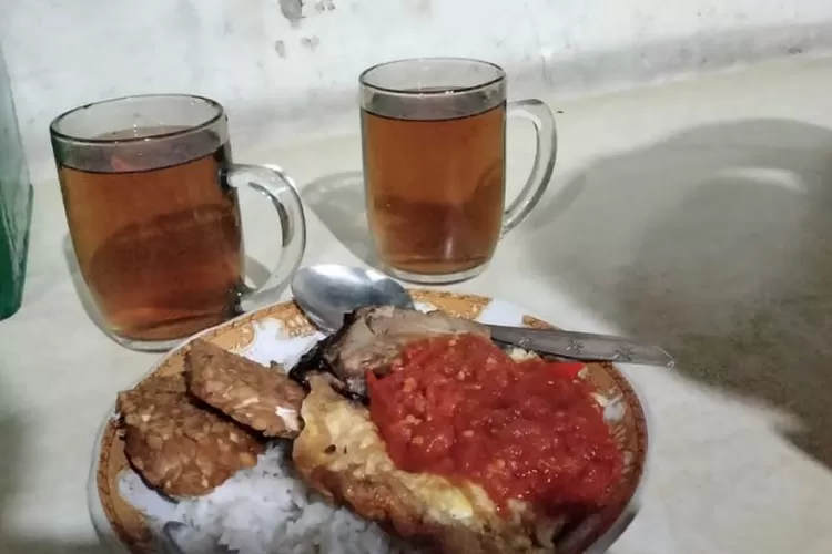 Mencoba Kuliner Malam Terbaik Di Surabaya Sego Sambel Mak Yeye