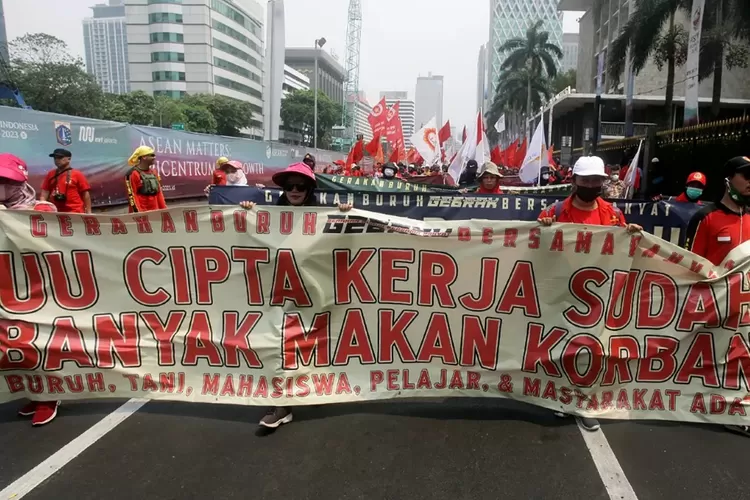 Partai Buruh Dan KSPI Gelar Aksi May Day Desak Pembatalan Omnibus Law