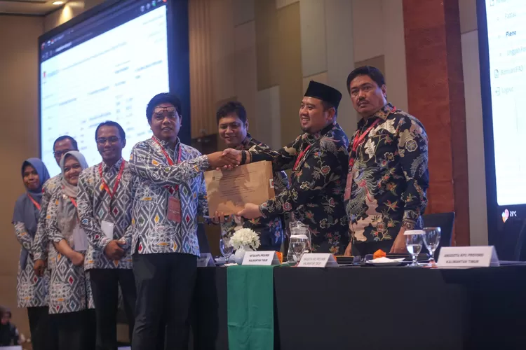 KPU Kaltim Umumkan Hasil Pilgub 2024 Rudy Mas Ud Seno Aji Unggul Di