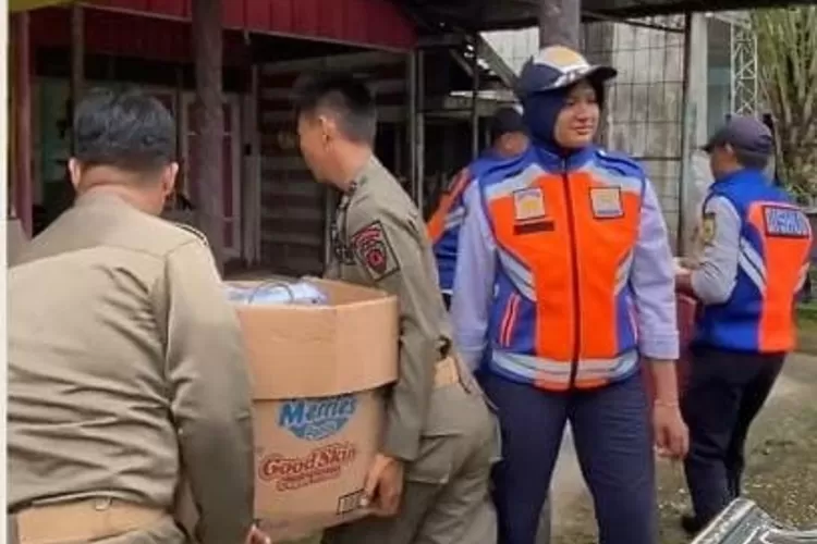 Satpol Pp Dan Dishub Bongkar Warung Yang Melanggar Perda Balpos