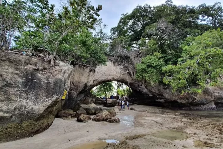 Jelajahi Keindahan Pantai Yang Menakjubkan 10 Wisata Pantai Di Banten