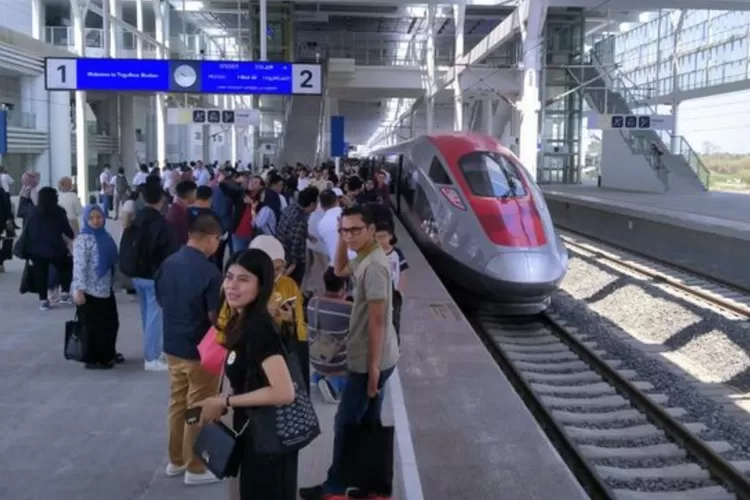 Destinasi Wisata Menakjubkan Dekat Stasiun Kereta Cepat Whoosh