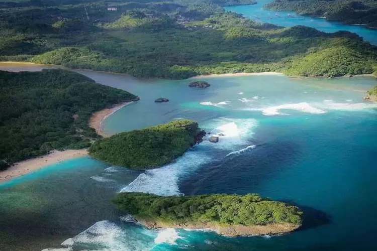 WOW Ini Dia Tujuh Wisata Pantai Yang Ada Di Malang Indah Penuh Pesona