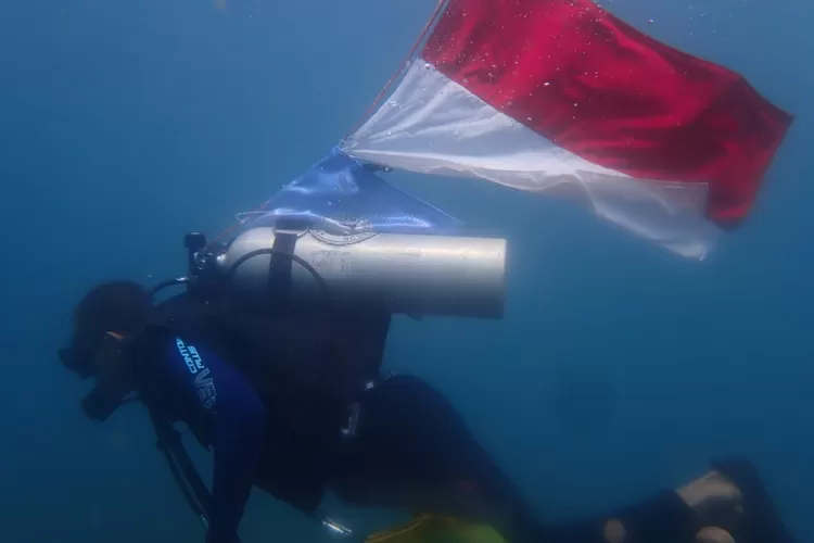 Hari Kemerdekaan Di Bali Kmp Penimbangan Lestari Kibarkan Lagi Merah