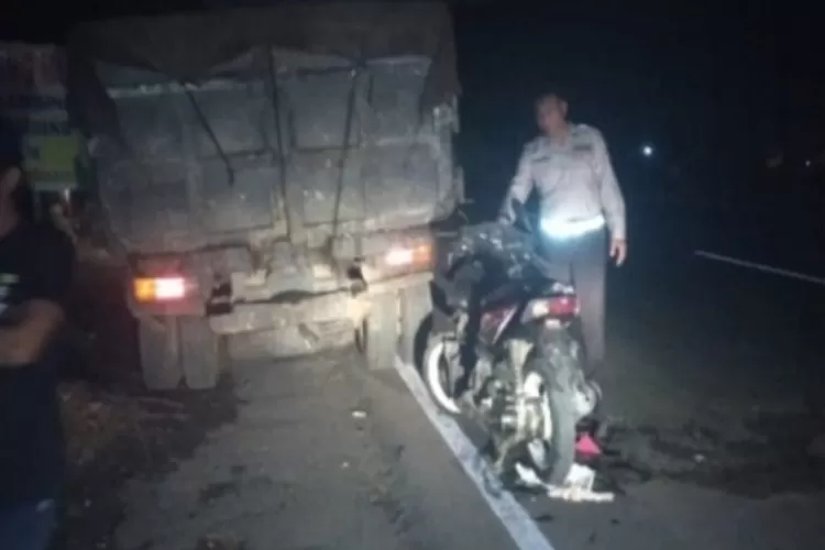 Tabrak Bokong Truk Parkir Pemotor Tanpa Identitas Tewas Di Denpasar