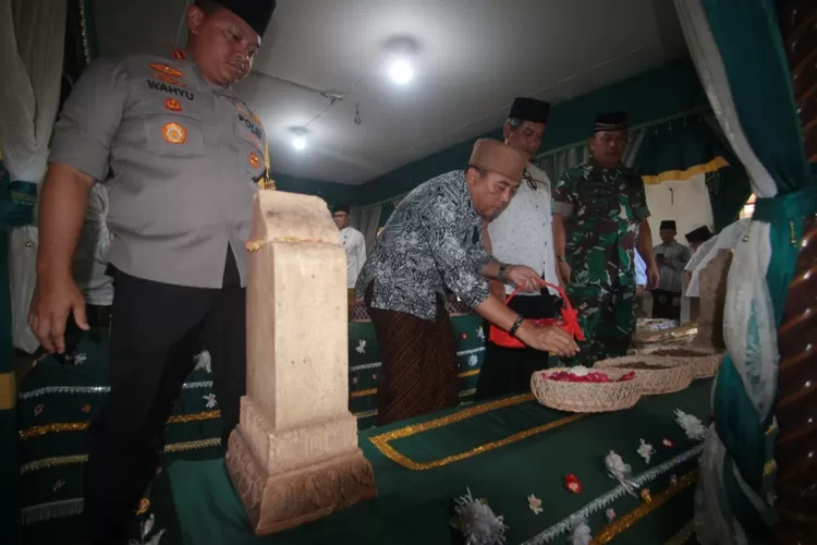 Awali Rangkaian HUT Jepara Ke 475 Pj Bupati Edy Supriyanta Ziarah Ke