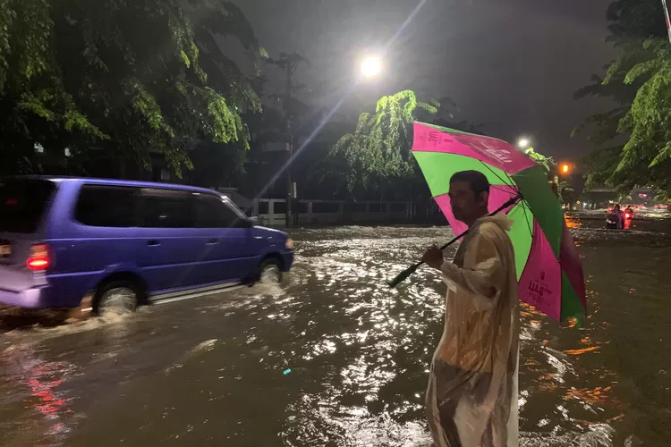 Hujan Tak Kunjung Reda Kota Semarang Dikepung Banjir Ini Daftar Titik