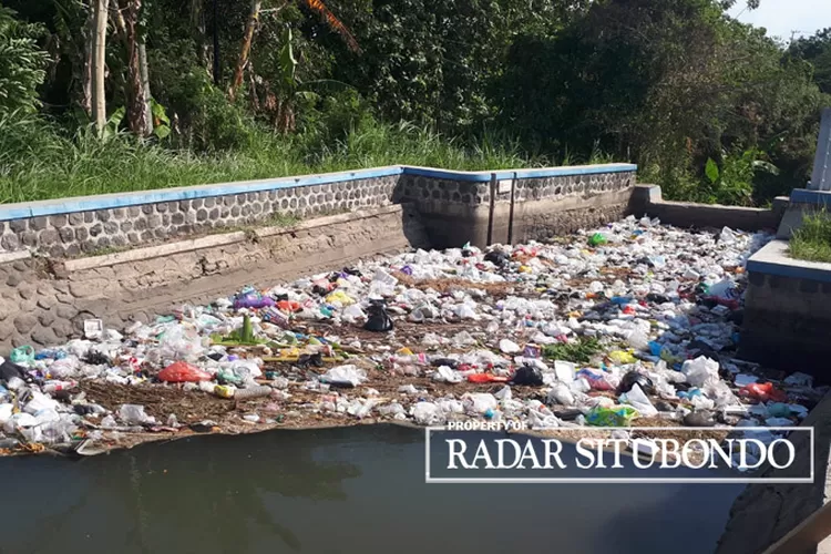 Air Keruh Dan Kotor Warga Keluhkan Tumpukan Sampah Di Sungai Aingsonok