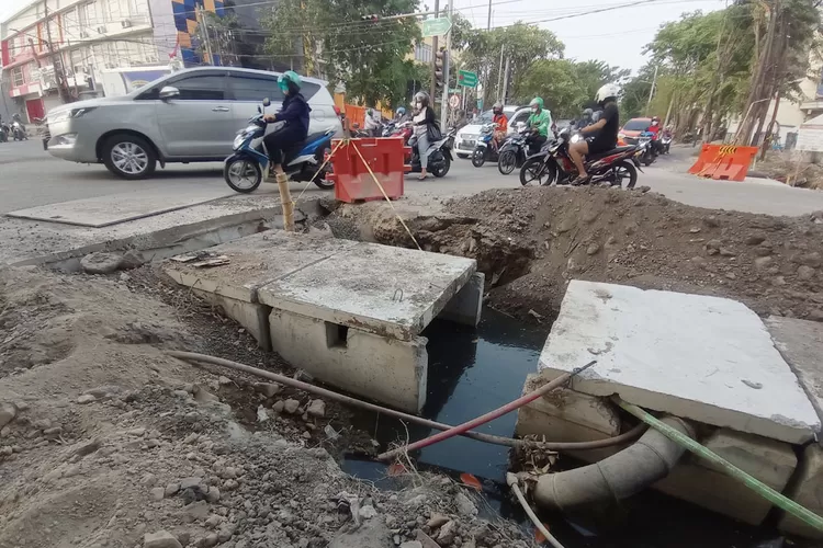 Pemkot Surabaya Kebut Proyek Drainase Di Titik Sebelum Musim Hujan