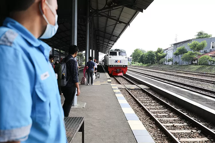 PT KAI Buka Pemesanan Kereta Api Tambahan Lebaran Di Stasiun Kediri