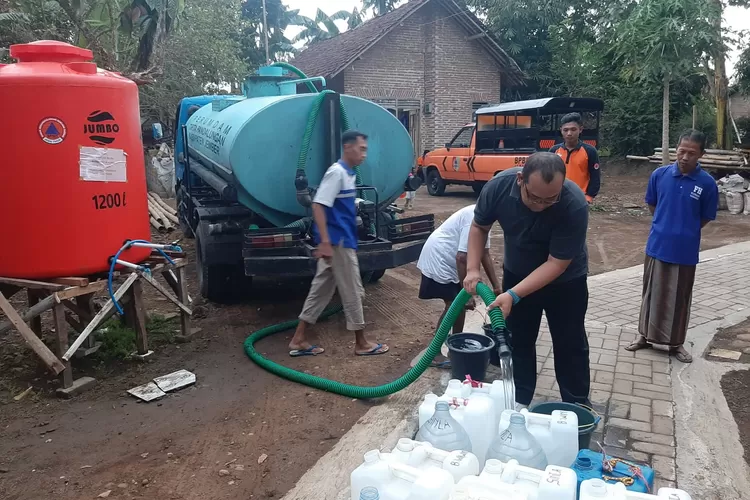 Kemarau Panjang Bank Bri Branch Office Jember Beri Bantuan