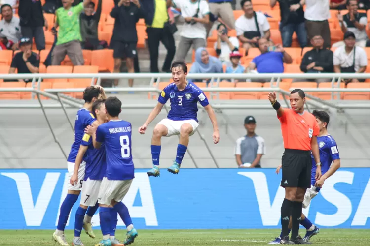 Gol Free Kick Melengkung Jadi Penentu Kemenangan Uzbekistan Vs Inggris