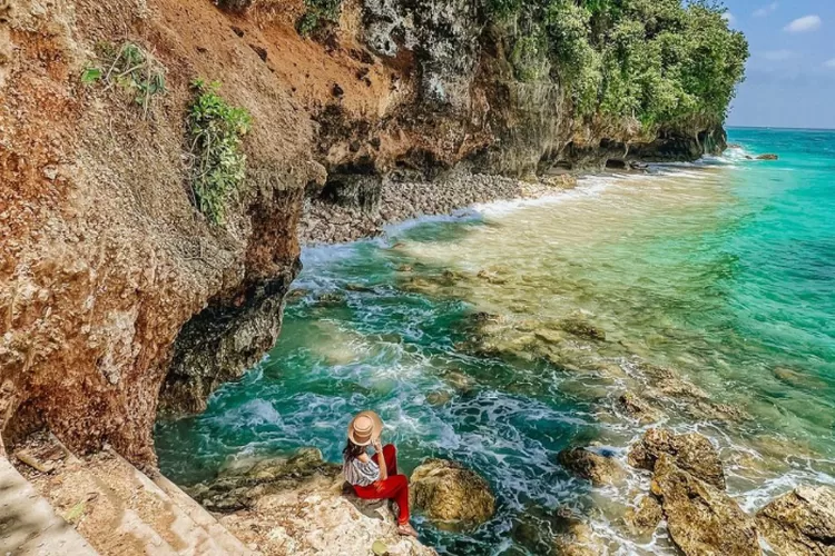 Hidden Gem Di Bali Intip Pesona Pantai Tanah Barak Yang Hadirkan