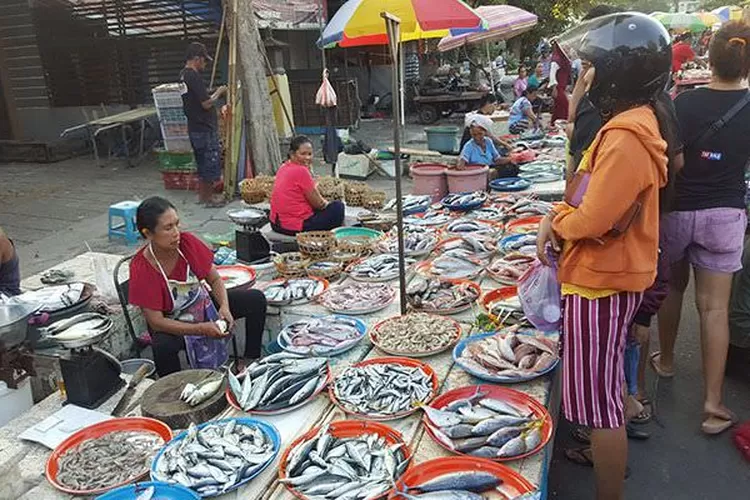 Terlalu Krodit Di Jalan Ahmad Yani Pasar Tumpah Potensi Direlokasi