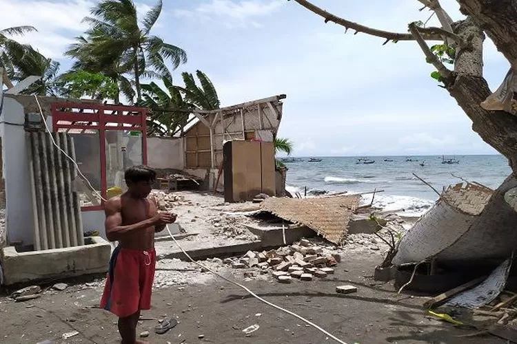 Abrasi Pantai Pebuahan Meluas Rumah Rusak Terus Bertambah Radar Bali