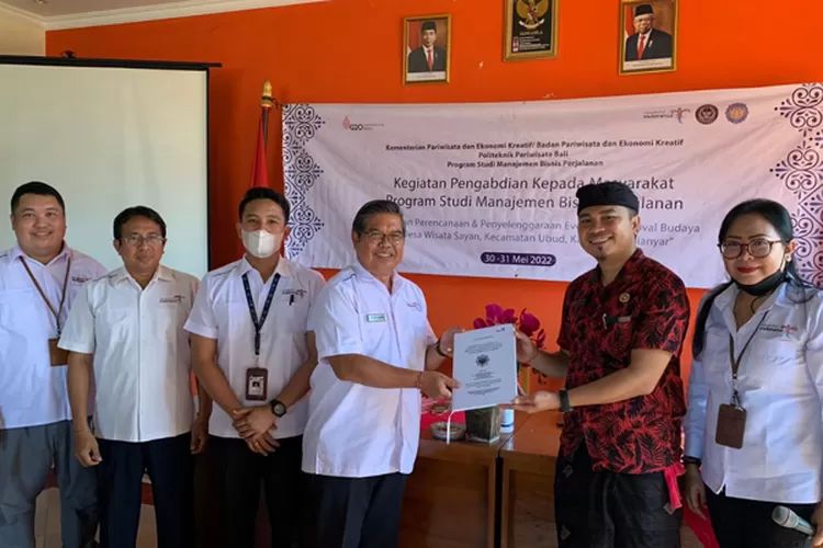 Prodi MBP Poltekpar Gelar Pelatihan Festival Budaya Di Desa Wisata