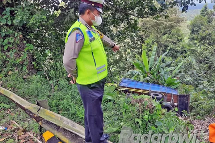 Truk Tebu Masuk Jurang Di Jalur Gumitir Radar Banyuwangi