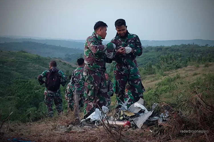 Kotak Diduga Black Box Ditemukan Di Lereng Radar Bojonegoro